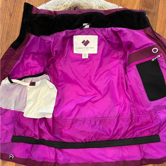 Obermeyer snow/ ski jacket with fur lined hood - Picture 6 of 6